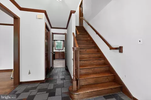 Entry Way - 6 Donna Dr, Bear, DE 19701 photo 1 of 4