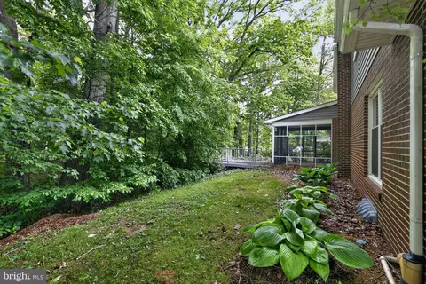 Exterior - 6 Donna Dr, Bear, DE 19701 photo 6 of 7