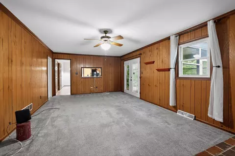 Living - 6 Donna Dr, Bear, DE 19701 photo 5 of 5