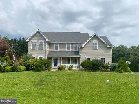 102 Sweethollow Dr, Bear, DE 19701