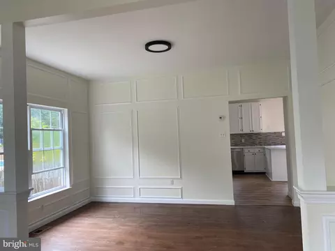Living - 102 Sweethollow Dr, Bear, DE 19701 photo 3 of 5