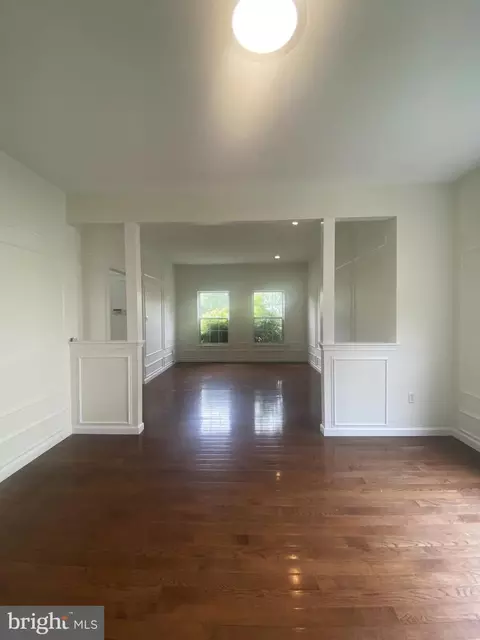 Living - 102 Sweethollow Dr, Bear, DE 19701 photo 2 of 5