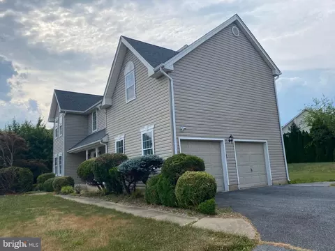 Exterior - 102 Sweethollow Dr, Bear, DE 19701 photo 2 of 3