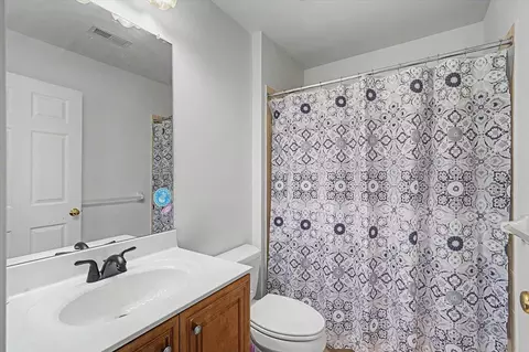 Bath - 1010 Powell Ct, Bear, DE 19701 photo 5 of 7