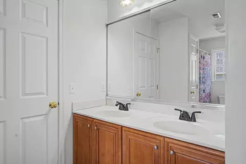 Bath - 1010 Powell Ct, Bear, DE 19701 photo 6 of 7