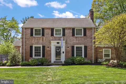 10 Vining Ln, Wilmington, DE 19807