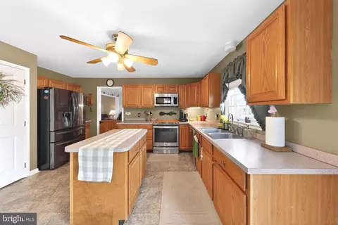 Kitchen - 6 Biltmore Ct, Bear, DE 19701 photo 4 of 4
