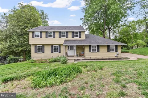 5449 Crestline Rd, Wilmington, DE 19808