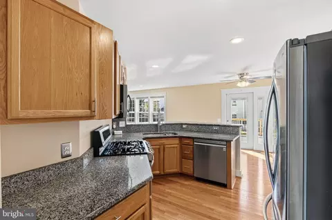 Kitchen - 7 Buttonwood Ct, Newark, DE 19702 photo 4 of 5