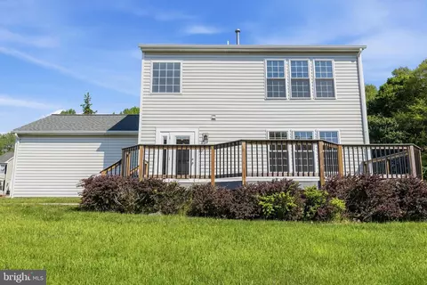 Exterior - 7 Buttonwood Ct, Newark, DE 19702 photo 8 of 10