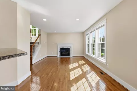 Living - 7 Buttonwood Ct, Newark, DE 19702 photo 6 of 7