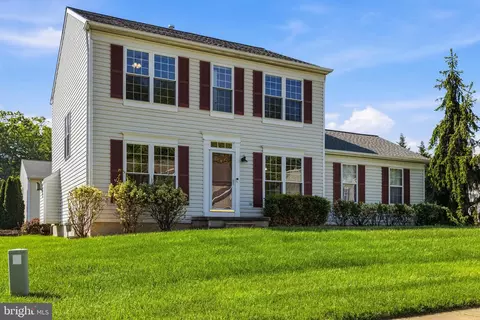 7 Buttonwood Ct, Newark, DE 19702
