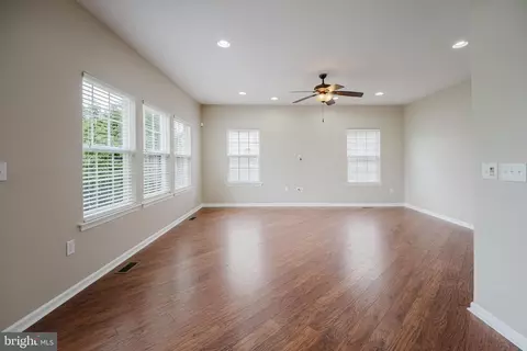 Living - 242 Ann Dr, Middletown, DE 19709 photo 2 of 4