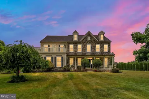 204 Pilot Ct, Newark, DE 19702