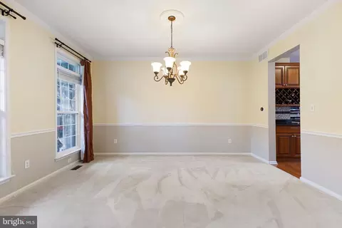 Living - 204 Pilot Ct, Newark, DE 19702 photo 2 of 4