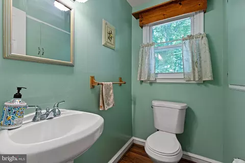 Bath - 130 Hedgewick Dr, Newark, DE 19702 photo 1 of 2
