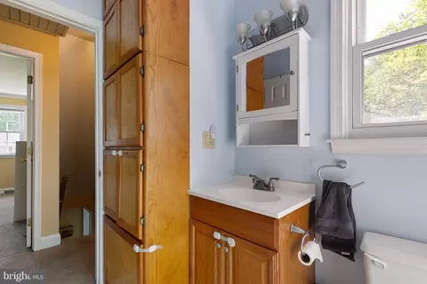 Entry Way - 130 Hedgewick Dr, Newark, DE 19702 photo 3 of 3