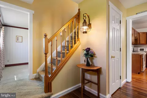 Entry Way - 130 Hedgewick Dr, Newark, DE 19702 photo 1 of 3