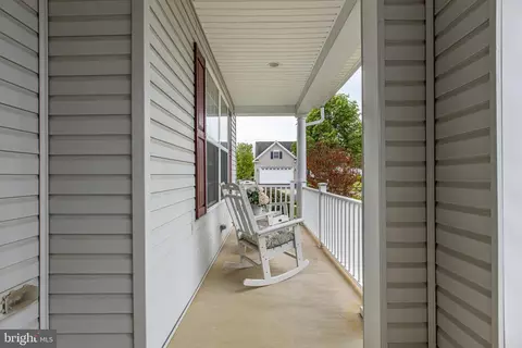 Exterior - 400 Topiary Ln, Middletown, DE 19709 photo 4 of 11