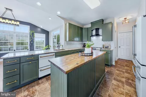 Kitchen - 211 E Crail Ct, Middletown, DE 19709 photo 1 of 8
