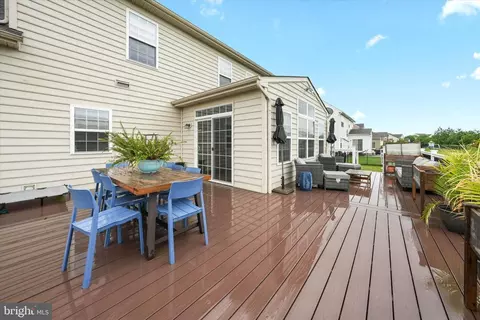 Exterior - 211 E Crail Ct, Middletown, DE 19709 photo 11 of 18