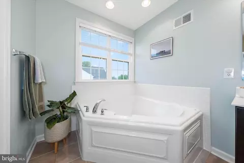 Bath - 211 E Crail Ct, Middletown, DE 19709 photo 2 of 3