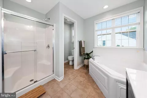 Bath - 211 E Crail Ct, Middletown, DE 19709 photo 1 of 3