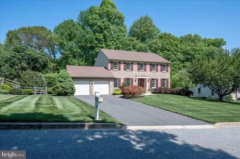 17 Running Brook Ln, Newark, DE 19711
