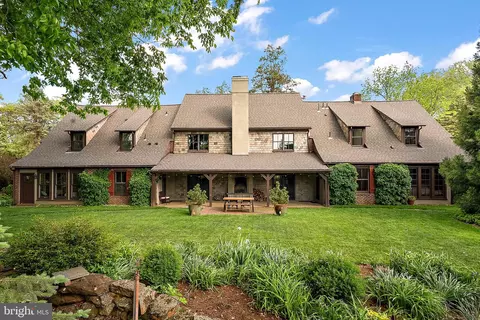 7 Twaddell Mill Rd, Wilmington, DE 19807