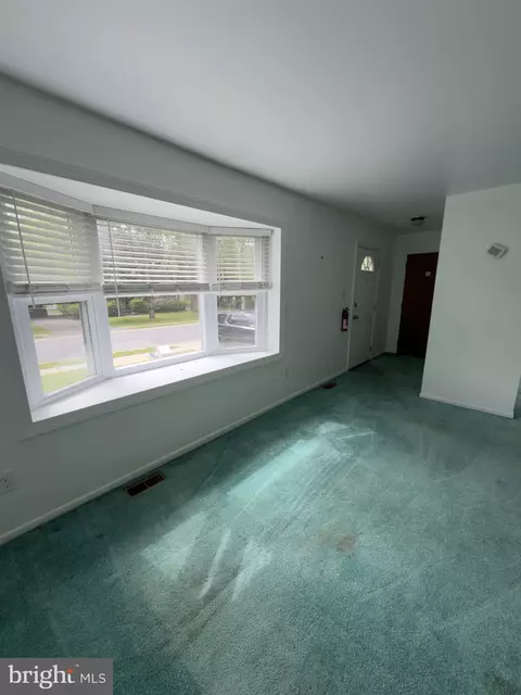 Living - 393 Phillips Ave, Newark, DE 19711 photo 2 of 2
