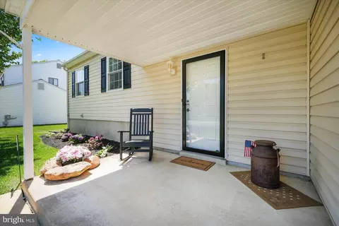 Exterior - 124 Estes Ct, Newark, DE 19702 photo 3 of 7