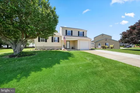 124 Estes Ct, Newark, DE 19702