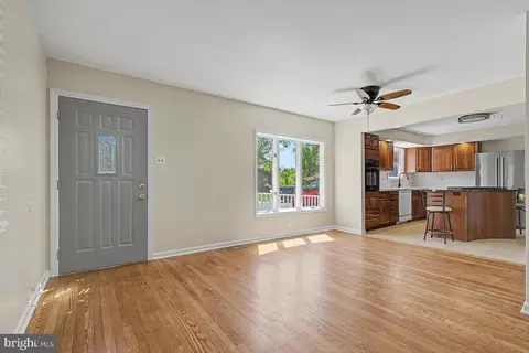 Living - 65 E Netherfield Rd, Wilmington, DE 19804 photo 2 of 4