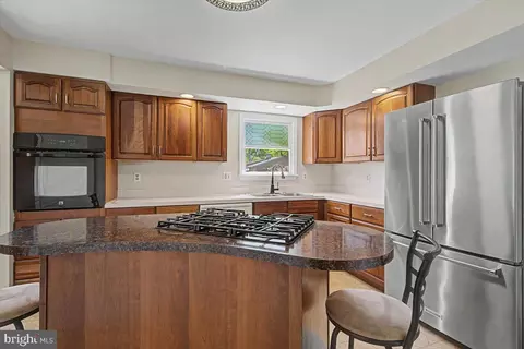 Kitchen - 65 E Netherfield Rd, Wilmington, DE 19804 photo 2 of 3