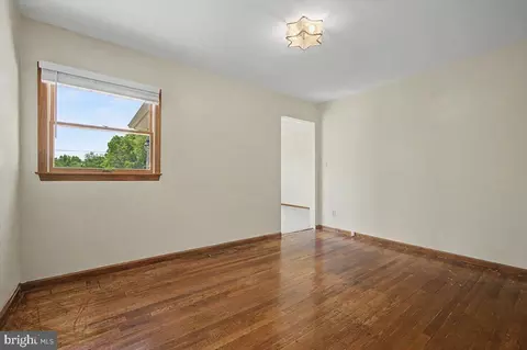 Bedroom - 65 E Netherfield Rd, Wilmington, DE 19804 photo 2 of 3