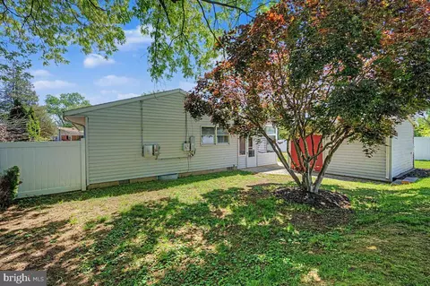 Exterior - 65 E Netherfield Rd, Wilmington, DE 19804 photo 6 of 7