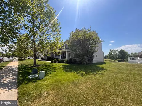 Exterior - 807 Ashby Dr, Middletown, DE 19709 photo 2 of 10