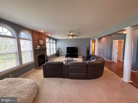 Living - 807 Ashby Dr, Middletown, DE 19709 photo 1 of 1