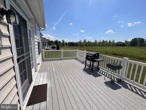 Exterior - 807 Ashby Dr, Middletown, DE 19709 photo 6 of 10