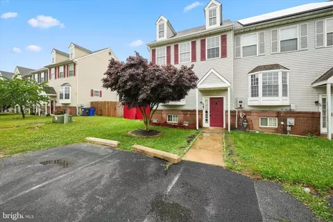 98 Three Rivers Dr, Newark, DE 19702