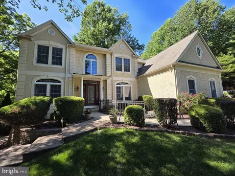 22 Taylors Mill Ln, Wilmington, DE 19808