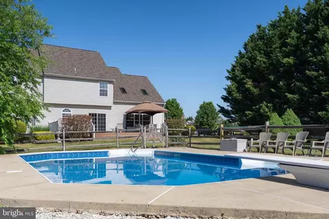Exterior - 5 Fairview Ave, Middletown, DE 19709 photo 5 of 8