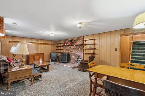 Living - 40 Rawlings Dr, Bear, DE 19701 photo 4 of 4