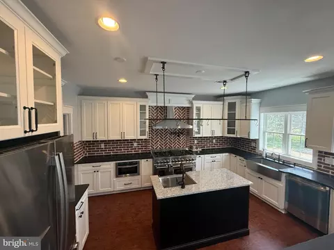 Kitchen - 5482 Summit Bridge Rd, Townsend, DE 19734 photo 3 of 7