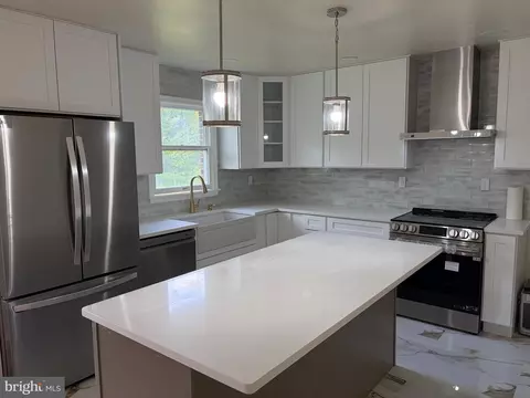 305 White Pine Dr, Middletown, DE 19709
