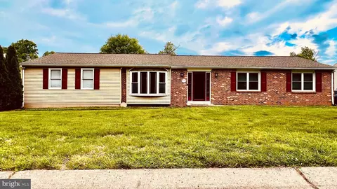 7 Chapel Crst, Wilmington, DE 19810