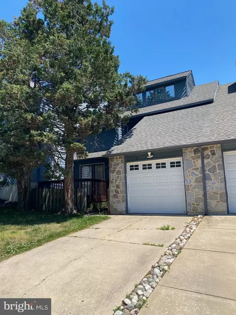 8 Foxtail Ct, Newark, DE 19711