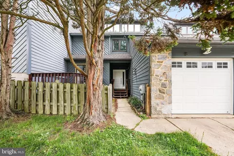 8 Foxtail Ct, Newark, DE 19711