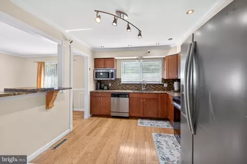 Kitchen - 1 Broadleaf Dr, Newark, DE 19702 photo 2 of 2