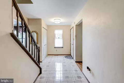 Entry Way - 8 Risa Ct, Newark, DE 19702 photo 2 of 3